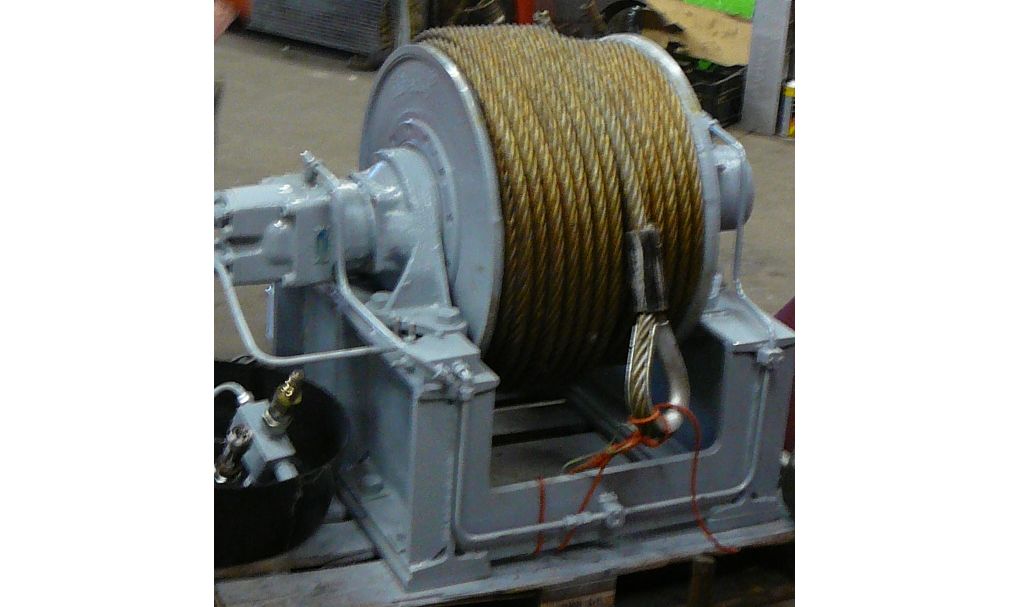 Hydraulic winches Image